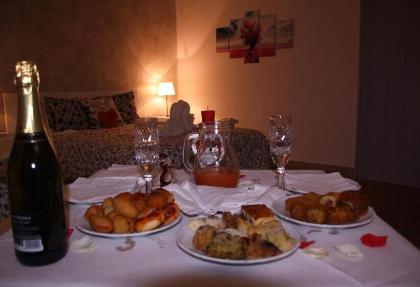 اتاق سه نفره سوپریور با چشم‌انداز دریا, Central House