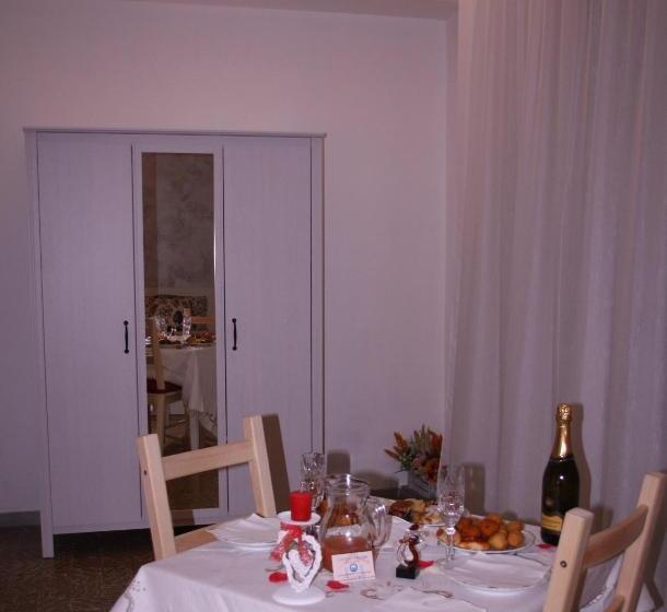 اتاق سه نفره سوپریور با چشم‌انداز دریا, Central House