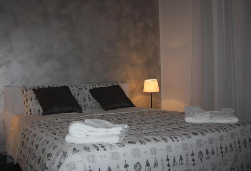 اتاق استاندارد, Central House