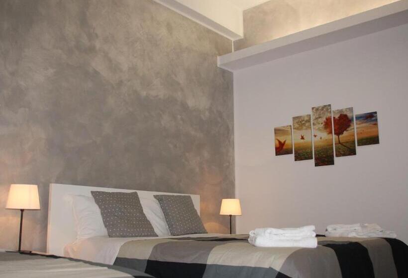 اتاق سه نفره سوپریور با چشم‌انداز دریا, Central House