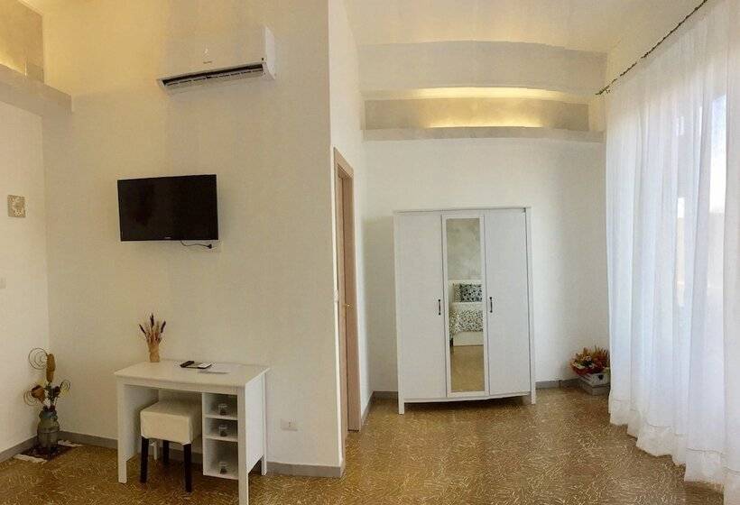 اتاق استاندارد, Central House