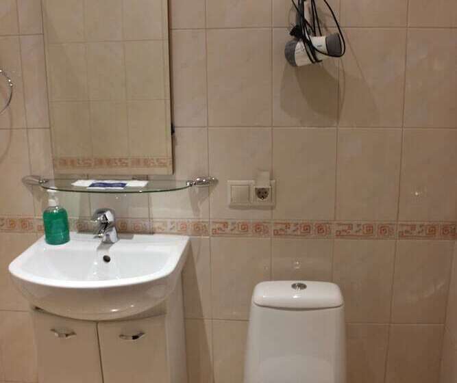 חדר אקונומי, Antis House Uninn