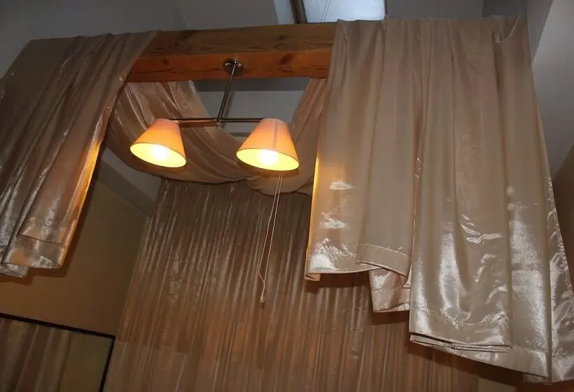 エコノミールーム, Antis House Uninn