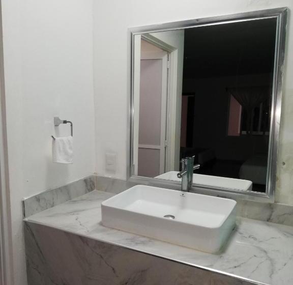 디럭스 스위트, Awazul Bacalar