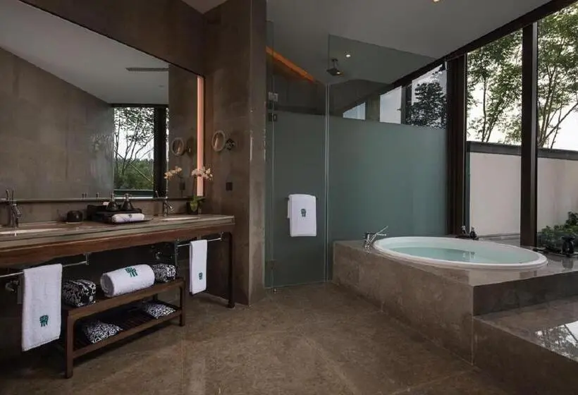 キングサイズベッドのスタンダードルーム, Banyan Tree Anji