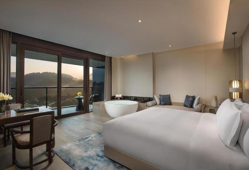 Suite with lake view, Banyan Tree Anji