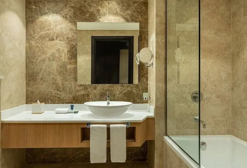 デラックスルーム, Four Points By Sheraton Production City, Dubai