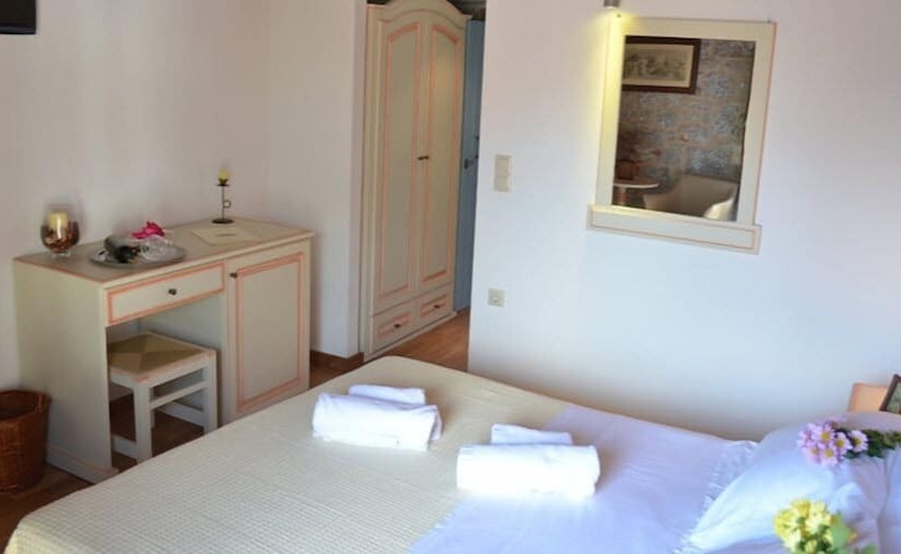 Номер Стандарт, Trapela Areopolis, Boutique