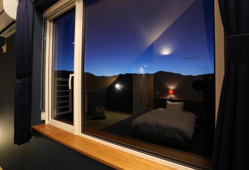 חדר דלוקס, Element