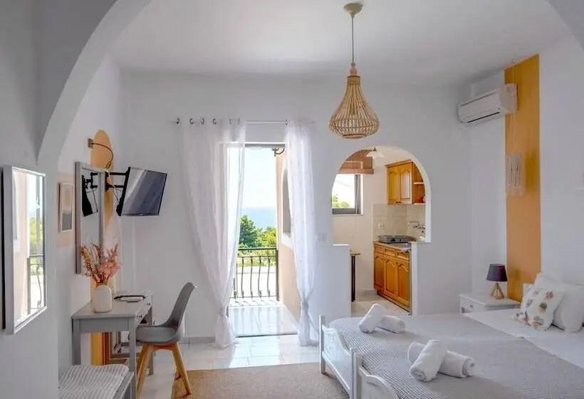 １階のスタンダードルーム, Pefkides Aegina Boutique Apartments