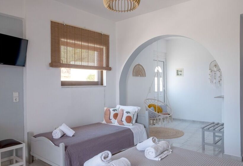 Номер Стандарт Трехместный, Pefkides Aegina Boutique Apartments