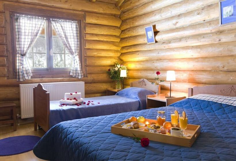 샬레, Sfendamos Wood Village