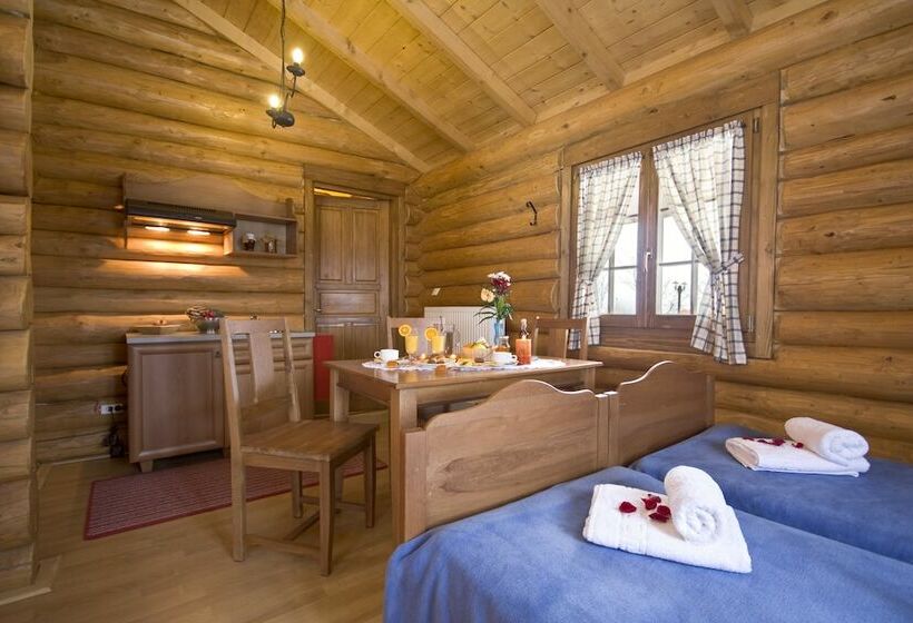 בקתת חדר, Sfendamos Wood Village