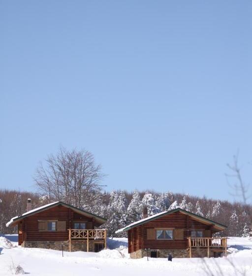 샬레, Sfendamos Wood Village