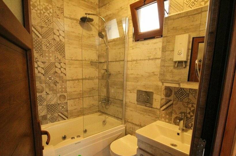 디럭스 방갈로, Abant Bahceli Kosk