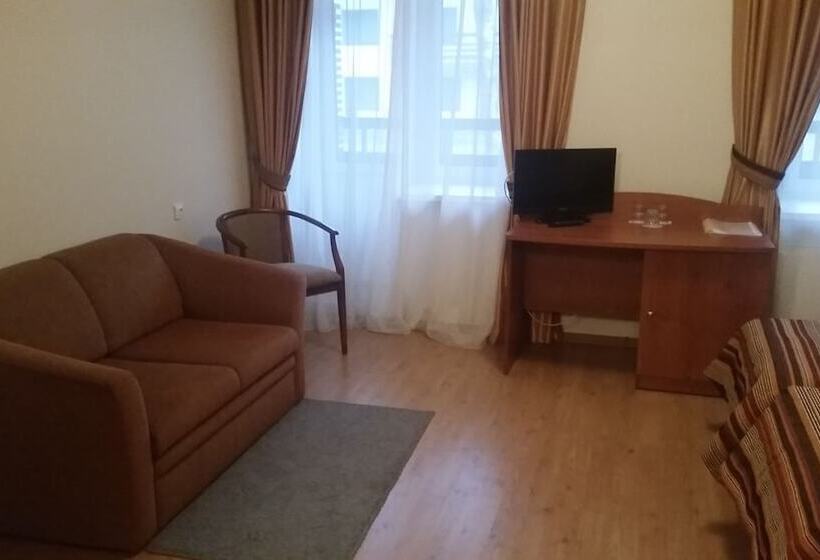 غرفة كومفورت ثلاثية, Dom Tvorchestva Arkhitektor