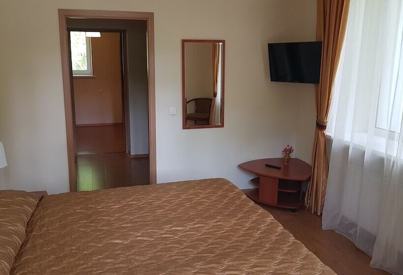 جناح, Dom Tvorchestva Arkhitektor