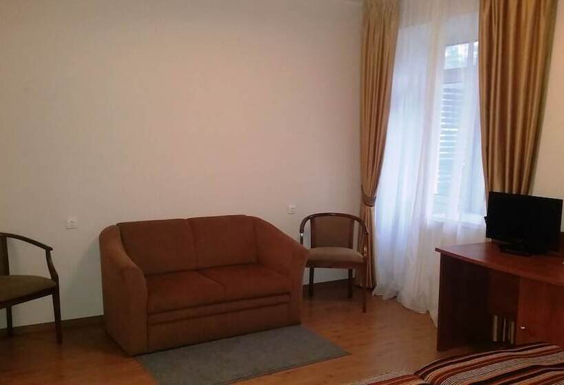 غرفة كومفورت ثلاثية, Dom Tvorchestva Arkhitektor