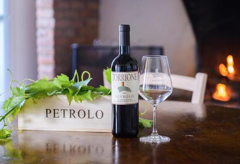 침실 1개 테라스 아파트, Petrolo