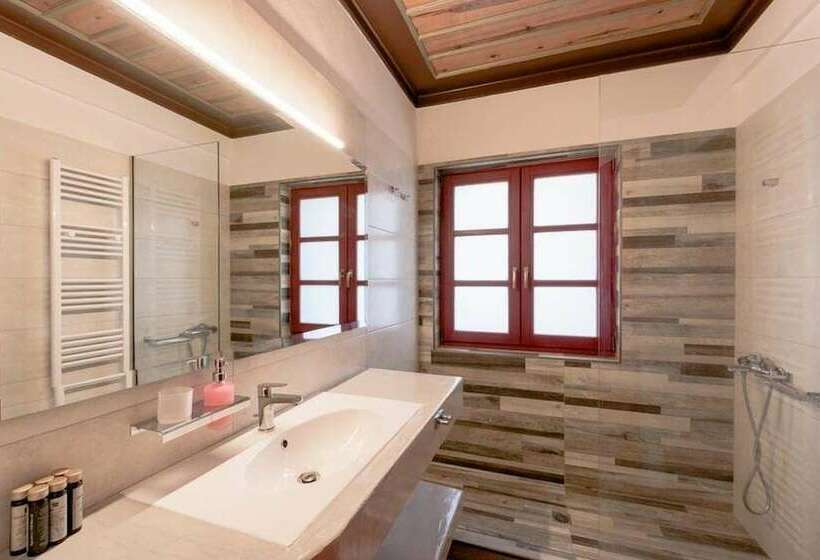 غرفة قياسية, Meliteion Traditional