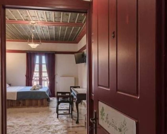 غرفة قياسية, Meliteion Traditional