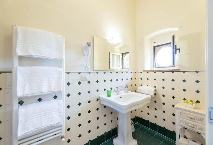 اتاق ساده سه نفره, Agriturismo Villa Bracali