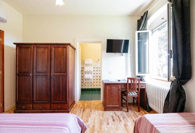 ベーシックトリプルルーム, Agriturismo Villa Bracali
