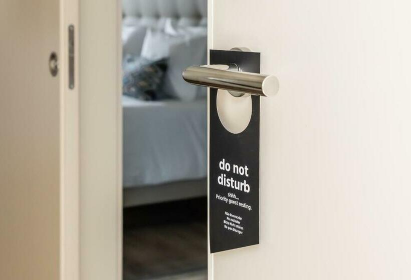 اتاق استاندارد, Oporto Airport & Business