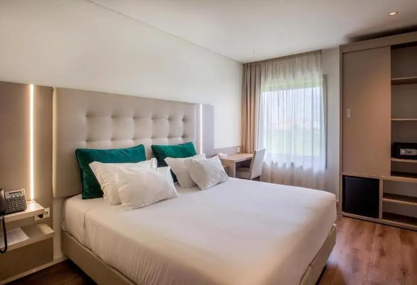 اتاق استاندارد, Oporto Airport & Business