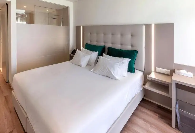 سوئیت پریمیوم, Oporto Airport & Business