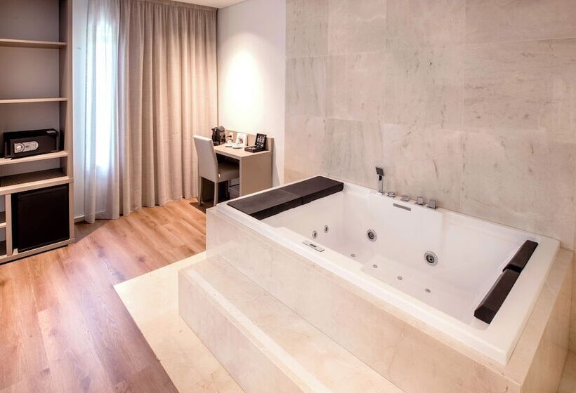 سوئیت پریمیوم, Oporto Airport & Business