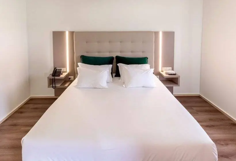 سوئیت پریمیوم, Oporto Airport & Business