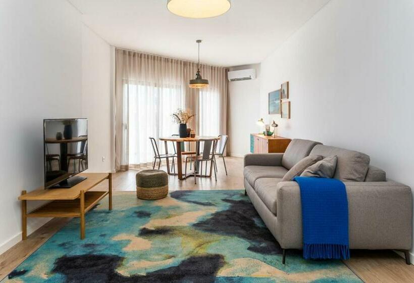 آپارتمان 1 خوابه, You And The Sea