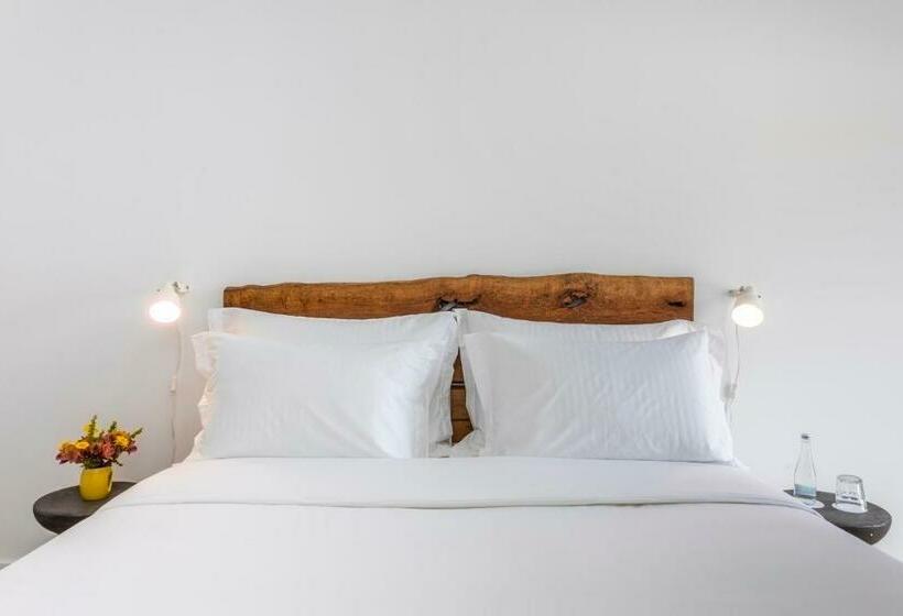 آپارتمان 1 خوابه, You And The Sea