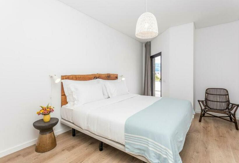 آپارتمان 1 خوابه, You And The Sea