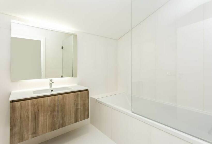 آپارتمان 1 خوابه, You And The Sea