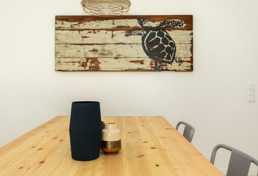 آپارتمان 2 خوابه, You And The Sea