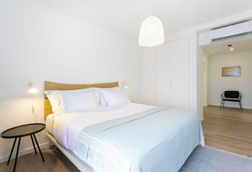 آپارتمان 3 خوابه, You And The Sea