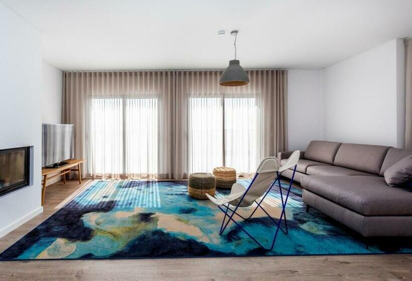 آپارتمان 4 خوابه, You And The Sea