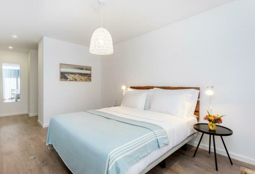 آپارتمان 4 خوابه, You And The Sea