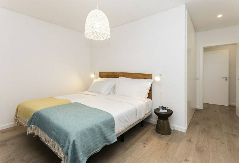 آپارتمان 4 خوابه, You And The Sea