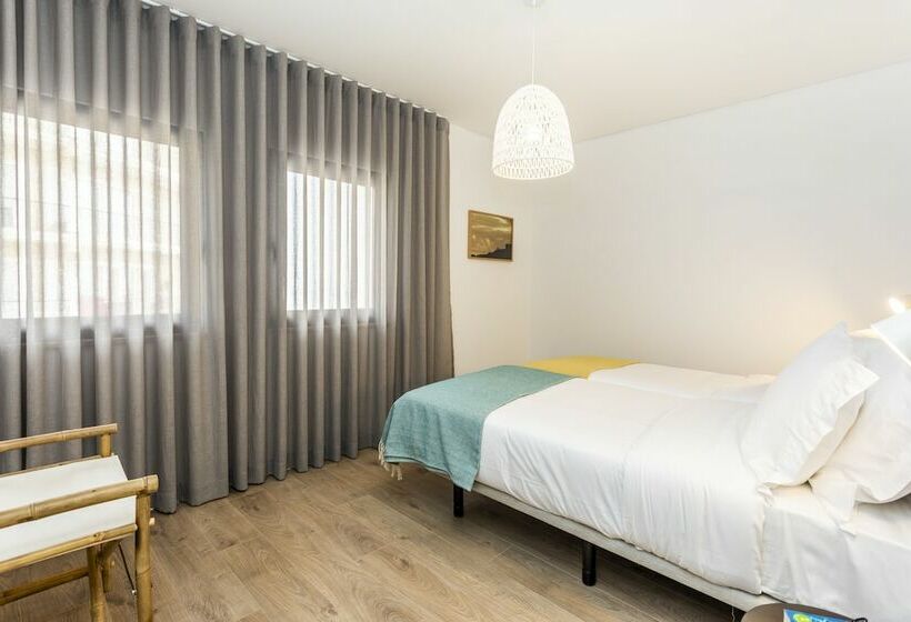 آپارتمان خانوادگی, You And The Sea