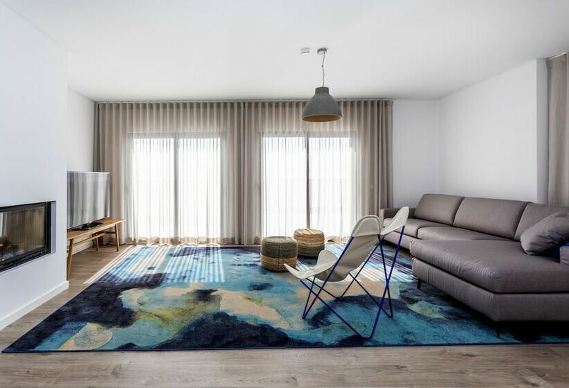 آپارتمان خانوادگی, You And The Sea