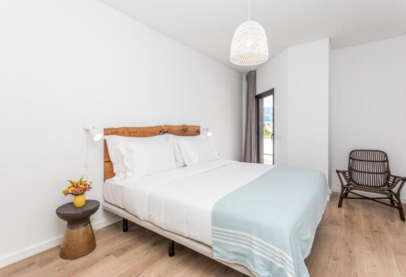 آپارتمان سوپریور 3 خوابه, You And The Sea