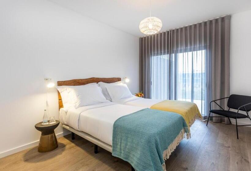 آپارتمان 4 خوابه, You And The Sea