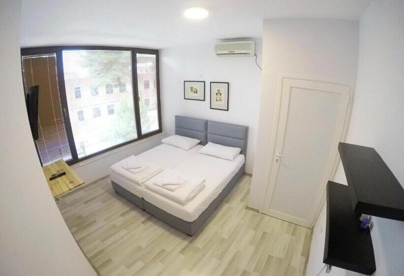 חדר סטנדרט, Art Hostel