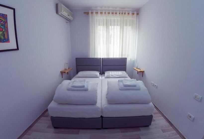 חדר סטנדרט, Art Hostel