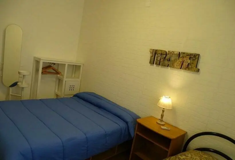 اتاق استاندارد با سرویس بهداشتی مشترک, Casa Papapietro