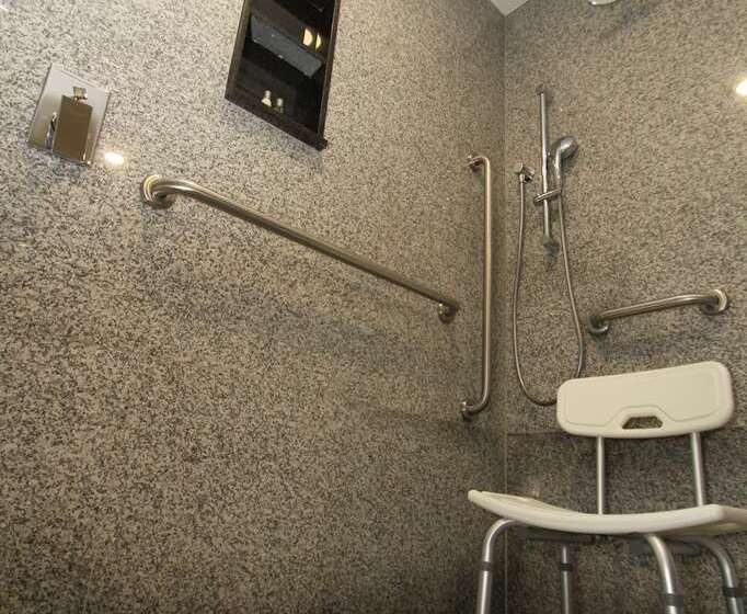 장애인을 위한 킹사이즈 침대 스탠다드 룸, Continental Miami Beach, Tapestry Collection By Hilton