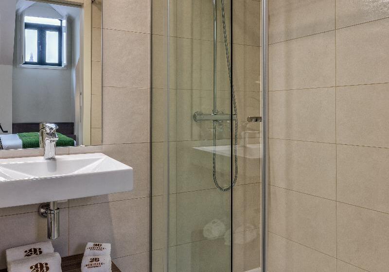 דירת חדר, 296 Heritage Apartments